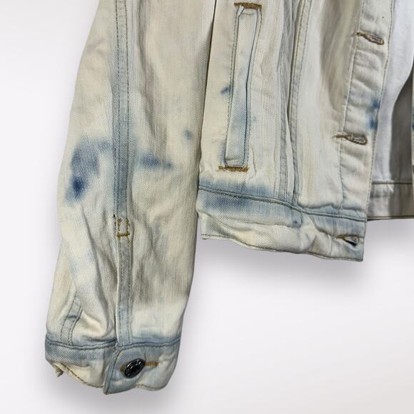 Levi’s Denim Jacket Women’s Size Medium Bleached Wash Long Sleeve Casual Short - Picture 3 of 9